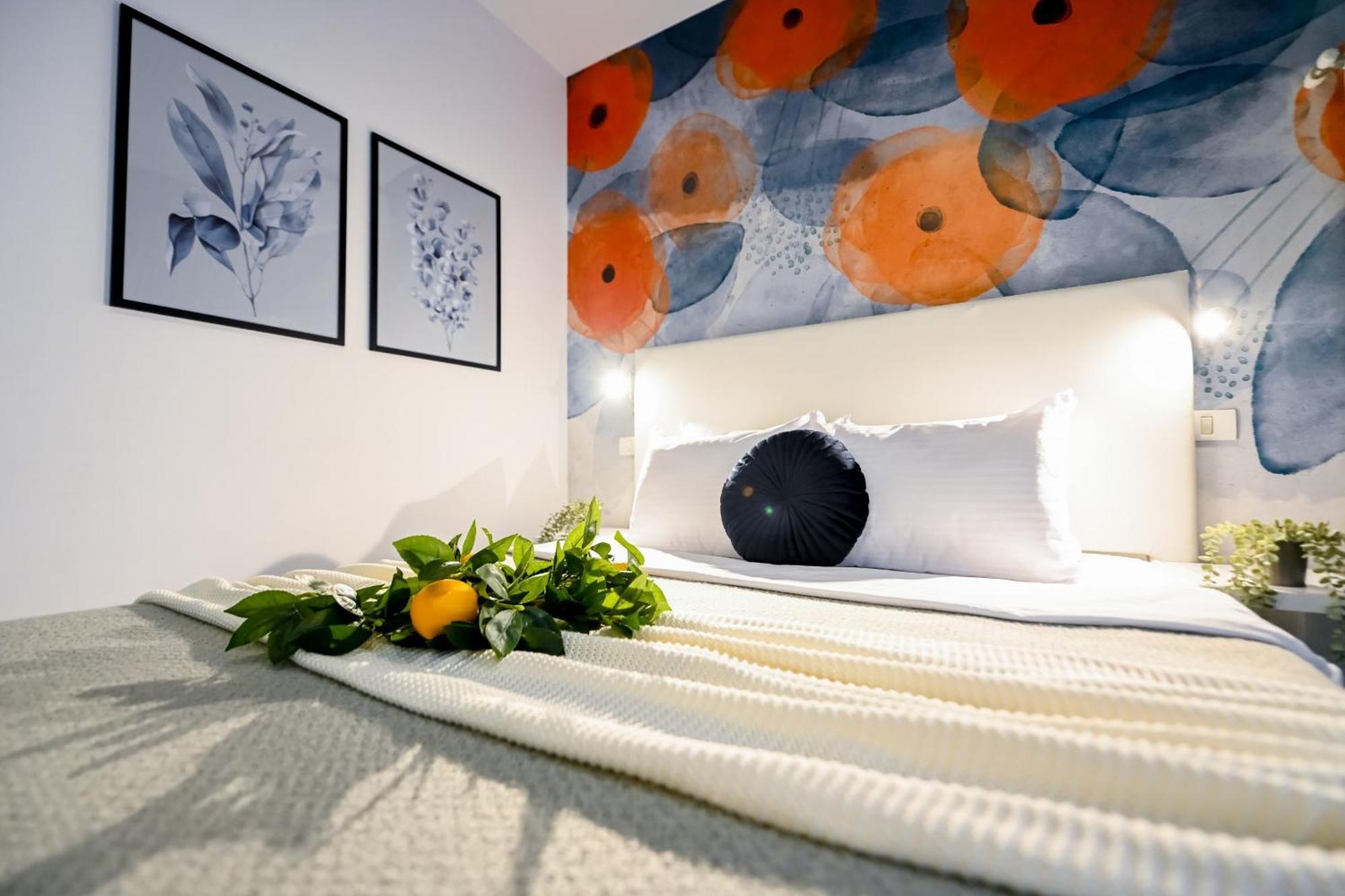 Urban Paradise - Modern Central Accommodation Bucharest Room photo