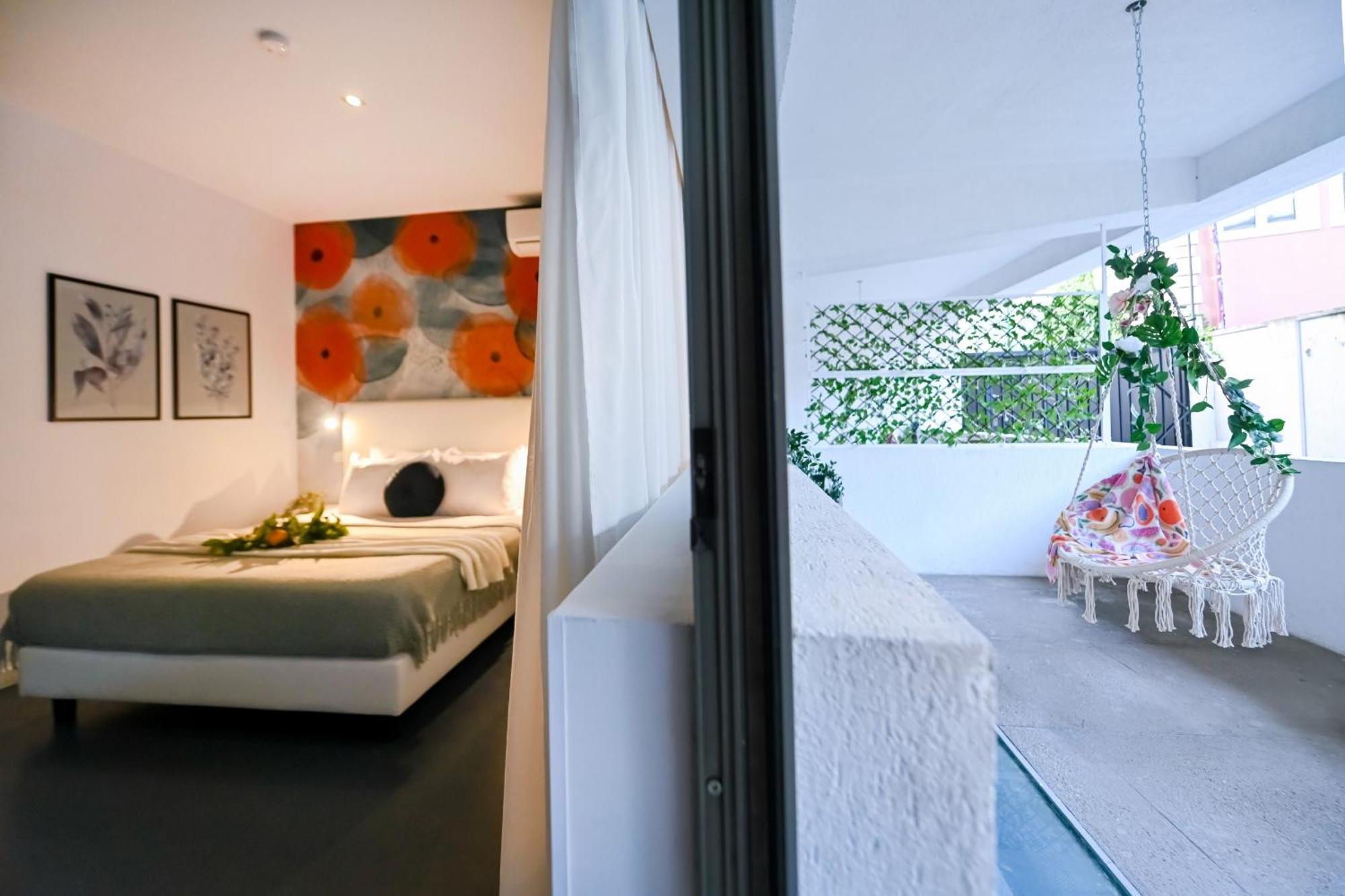 Urban Paradise - Modern Central Accommodation Bucharest Room photo